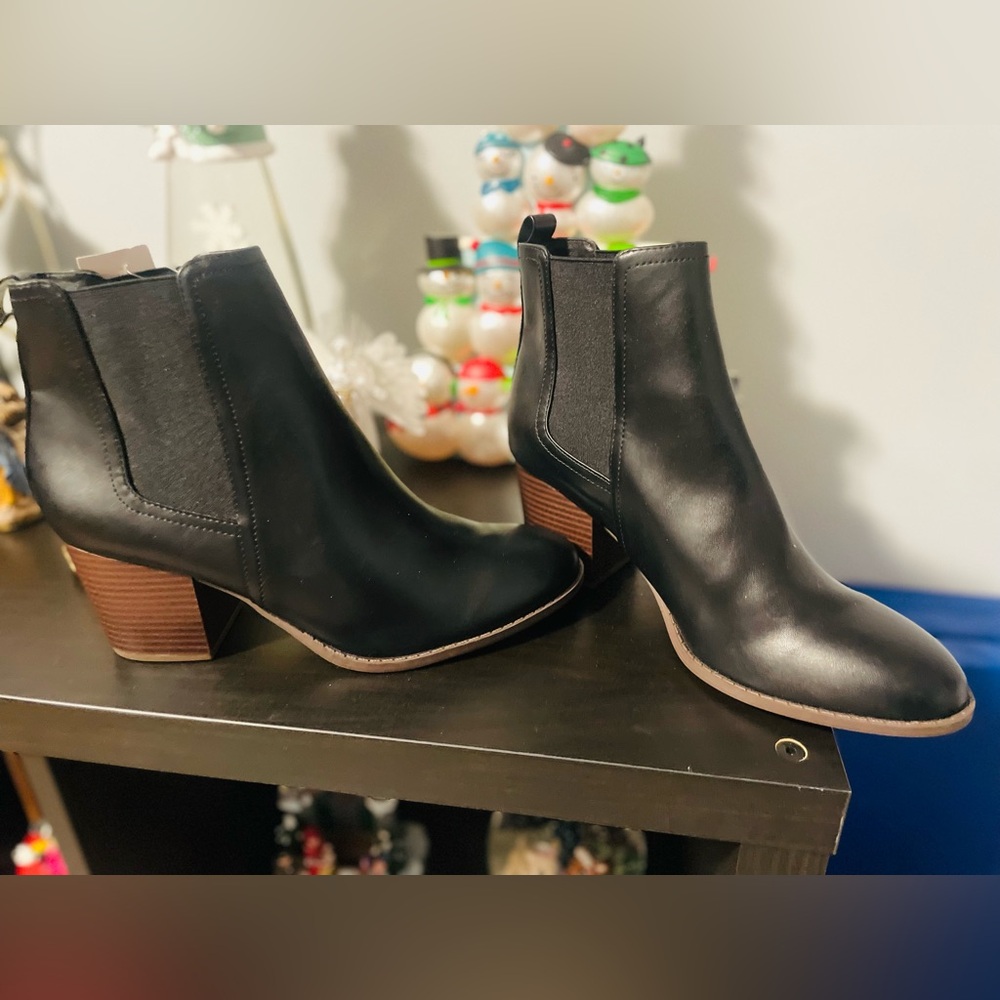 LOFT Black Ankle Booties with Brown Heel